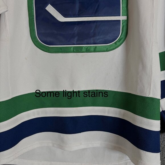 Reebok Henrik Sedin #33 Vancouver Canucks NHL Hockey Jersey - Men's Size 50 - Picture 2 of 7